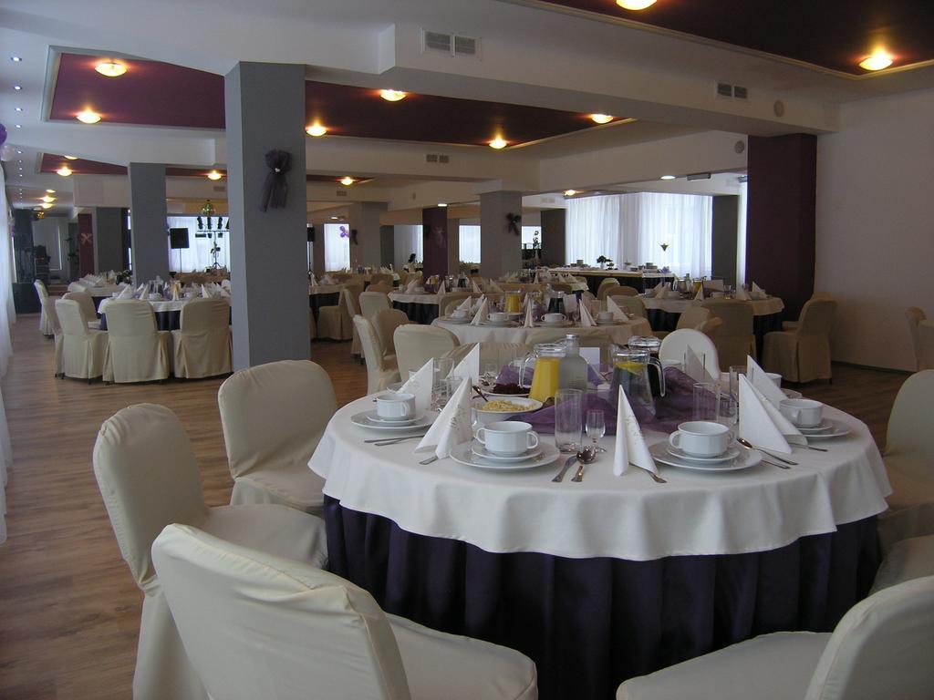 Hotel Akor بيدغوستيا المظهر الخارجي الصورة